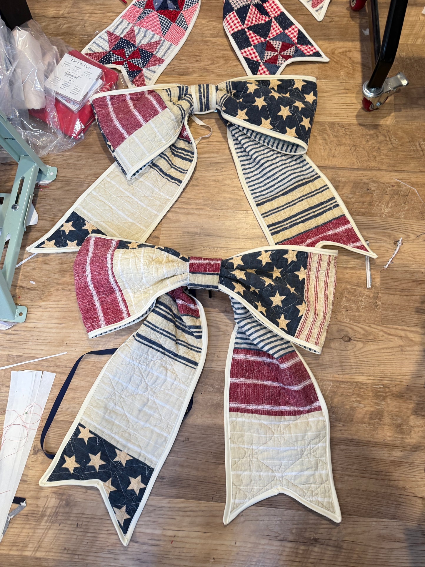 Old World American Floppy Quilt Bow