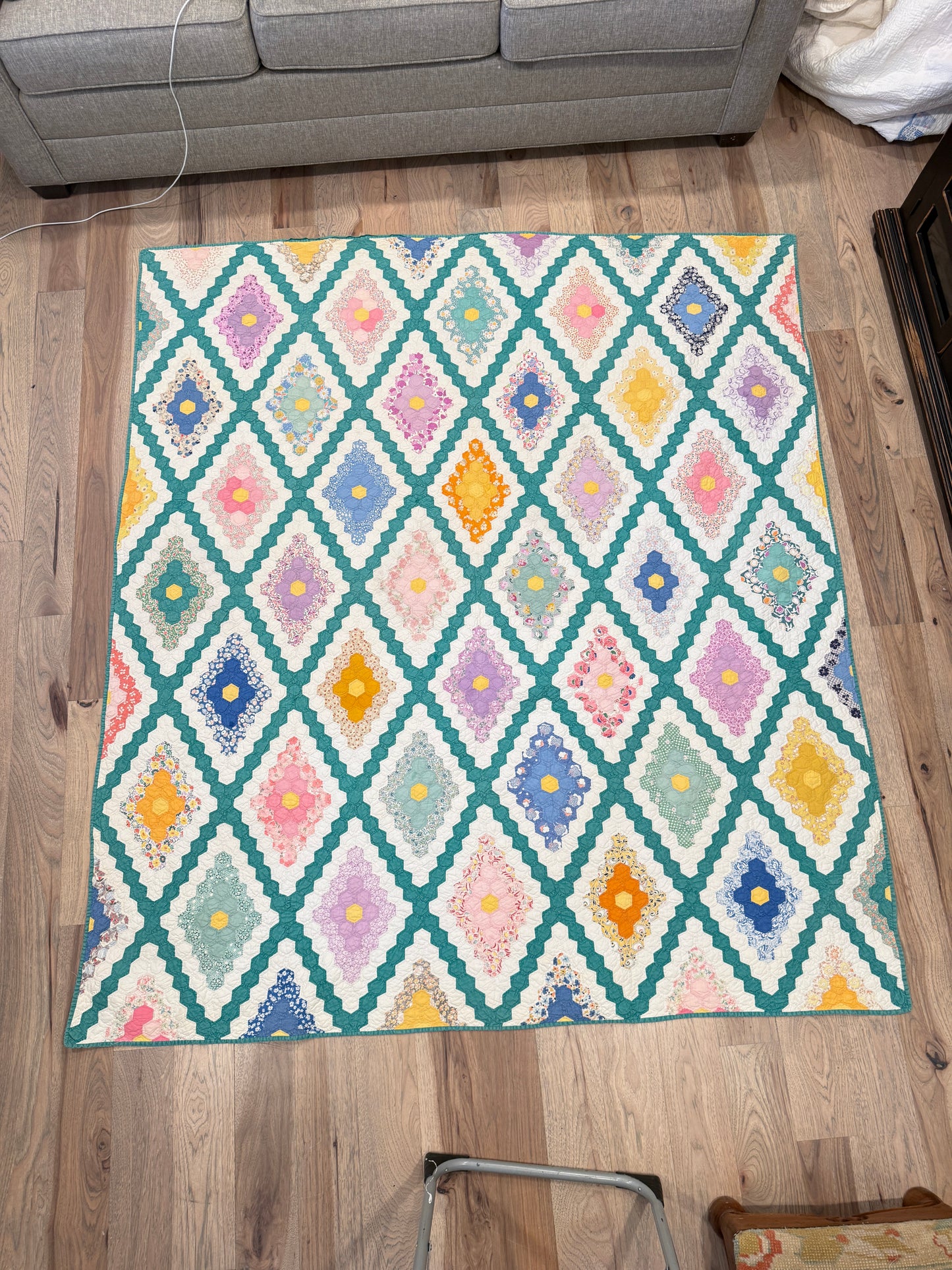 Vintage Floral Hexagon Quilt
