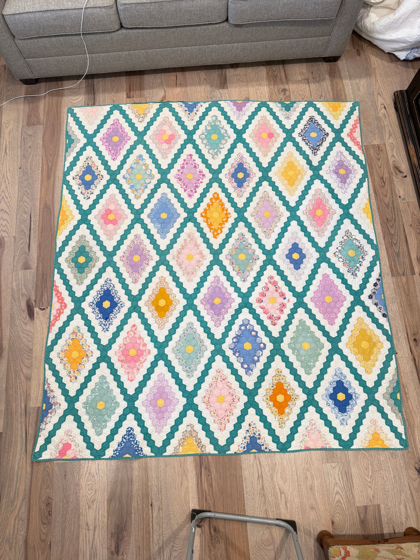 Vintage Floral Hexagon Quilt