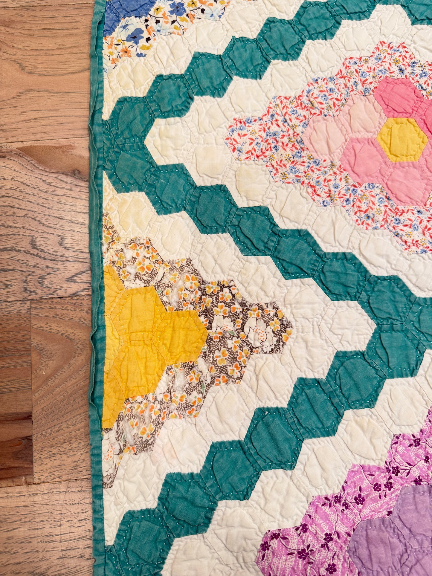 Vintage Floral Hexagon Quilt