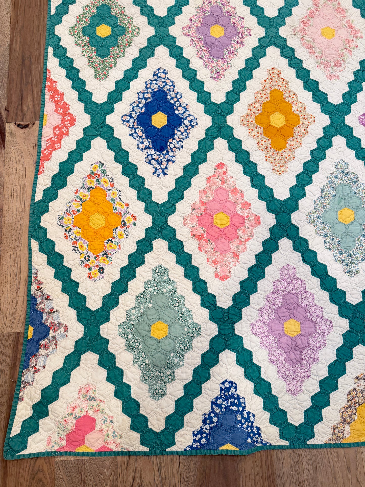 Vintage Floral Hexagon Quilt