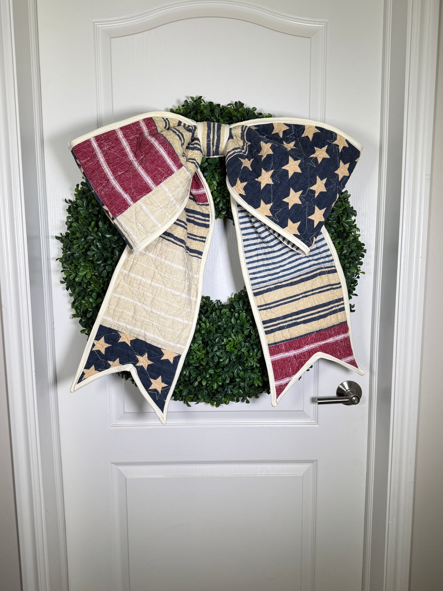 Old World American Floppy Quilt Bow