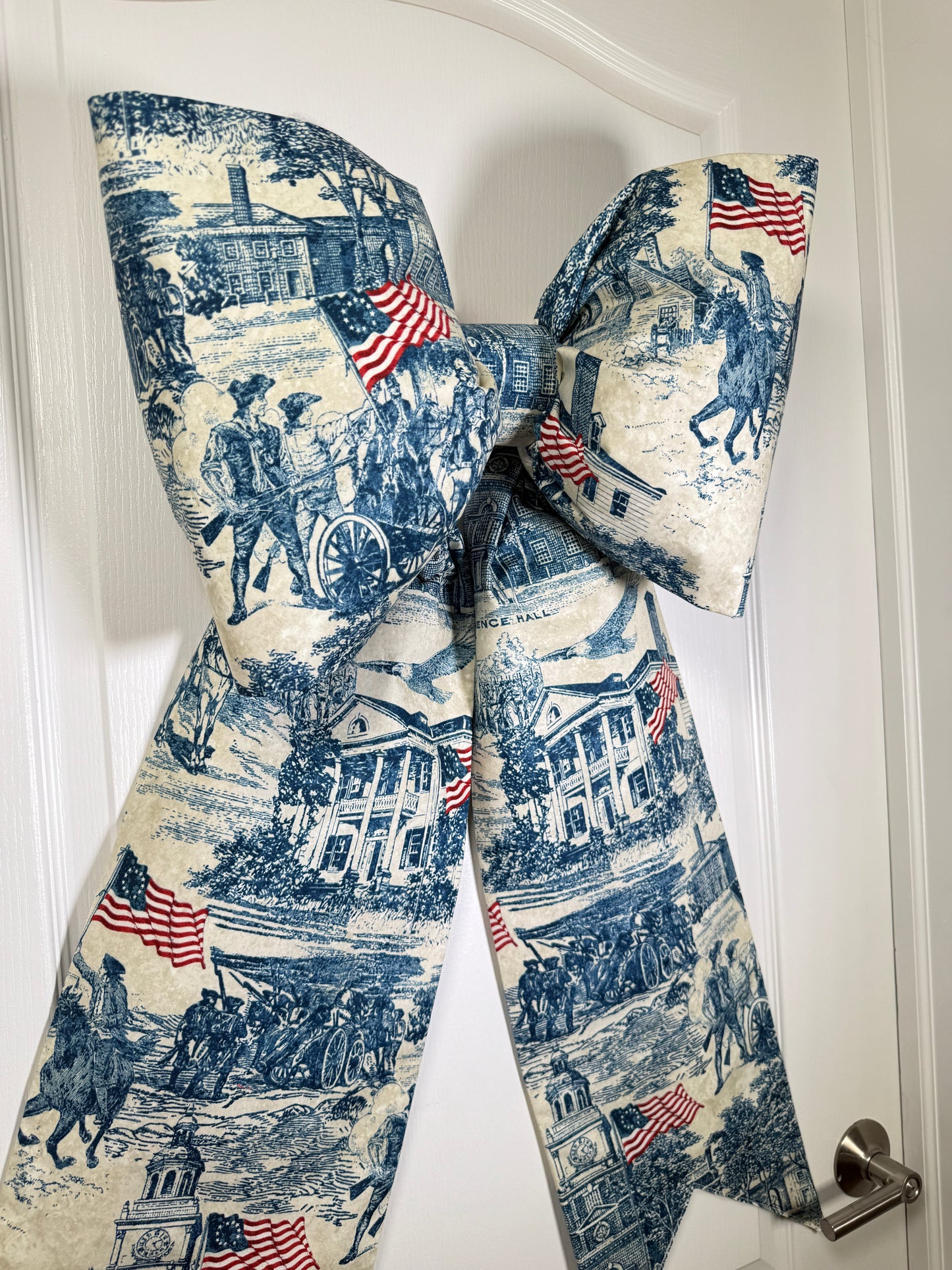 American Revolution Toile Bow
