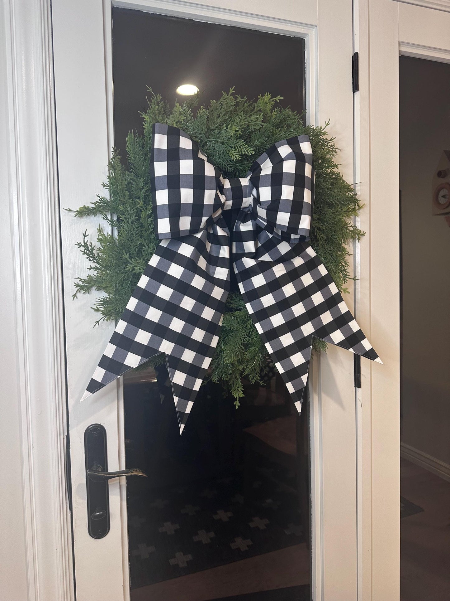 Grand size black and white window pane check