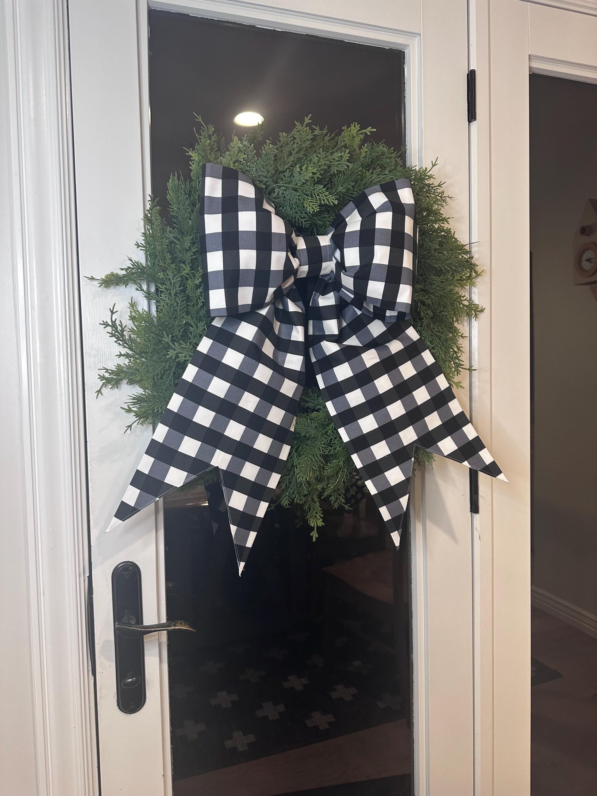 Grand size black and white window pane check