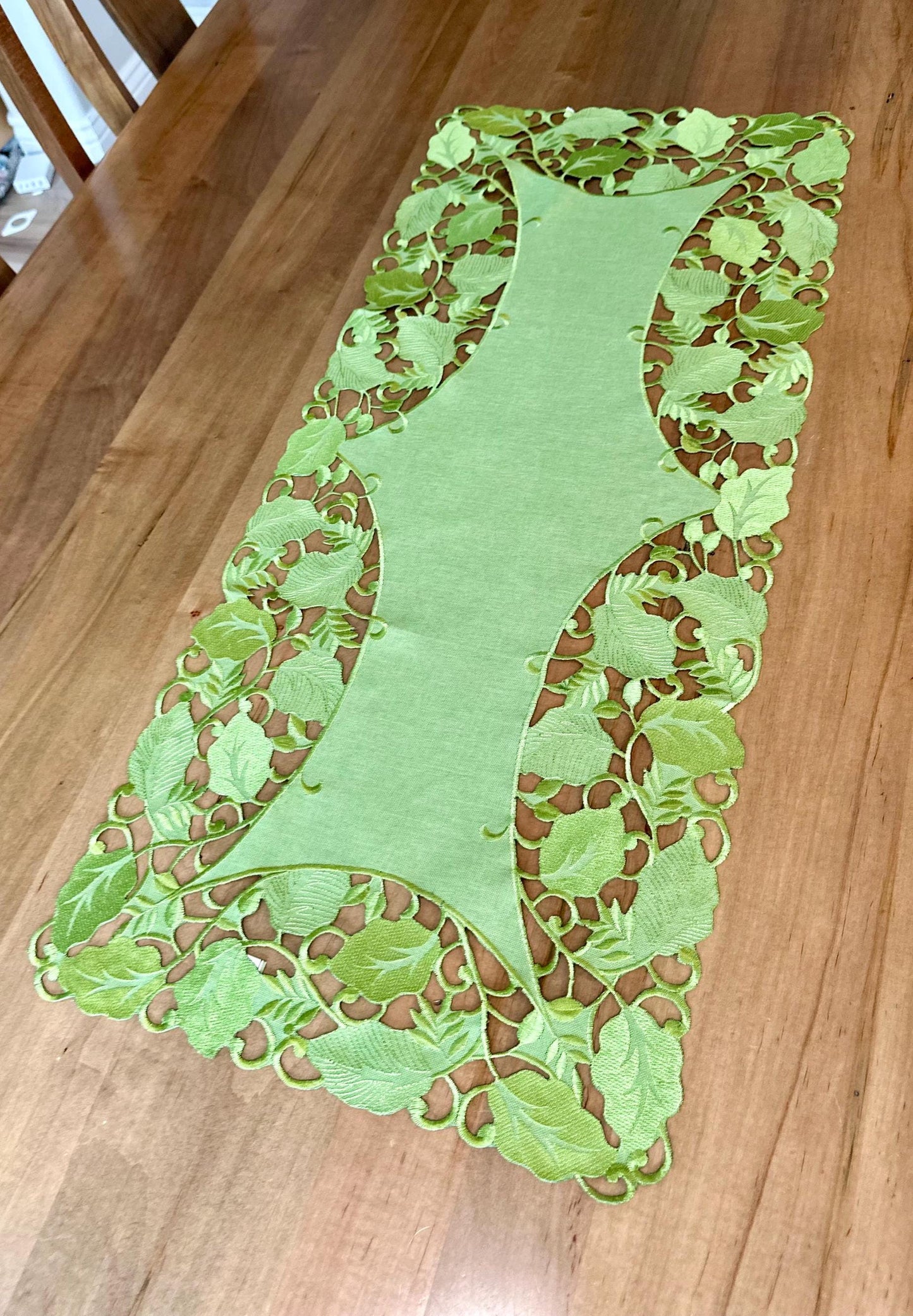 Green Leaf Table Linens