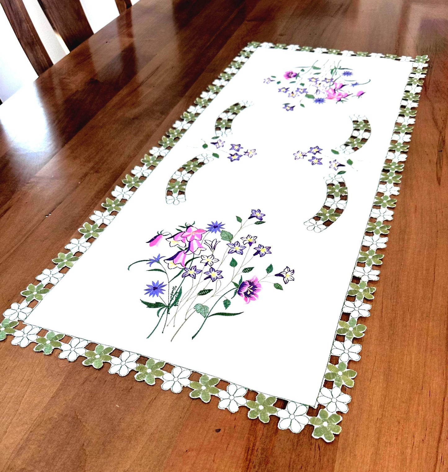 Embroidered Wildflower Cutwork Table Runner – Elegant Spring Floral Decor
