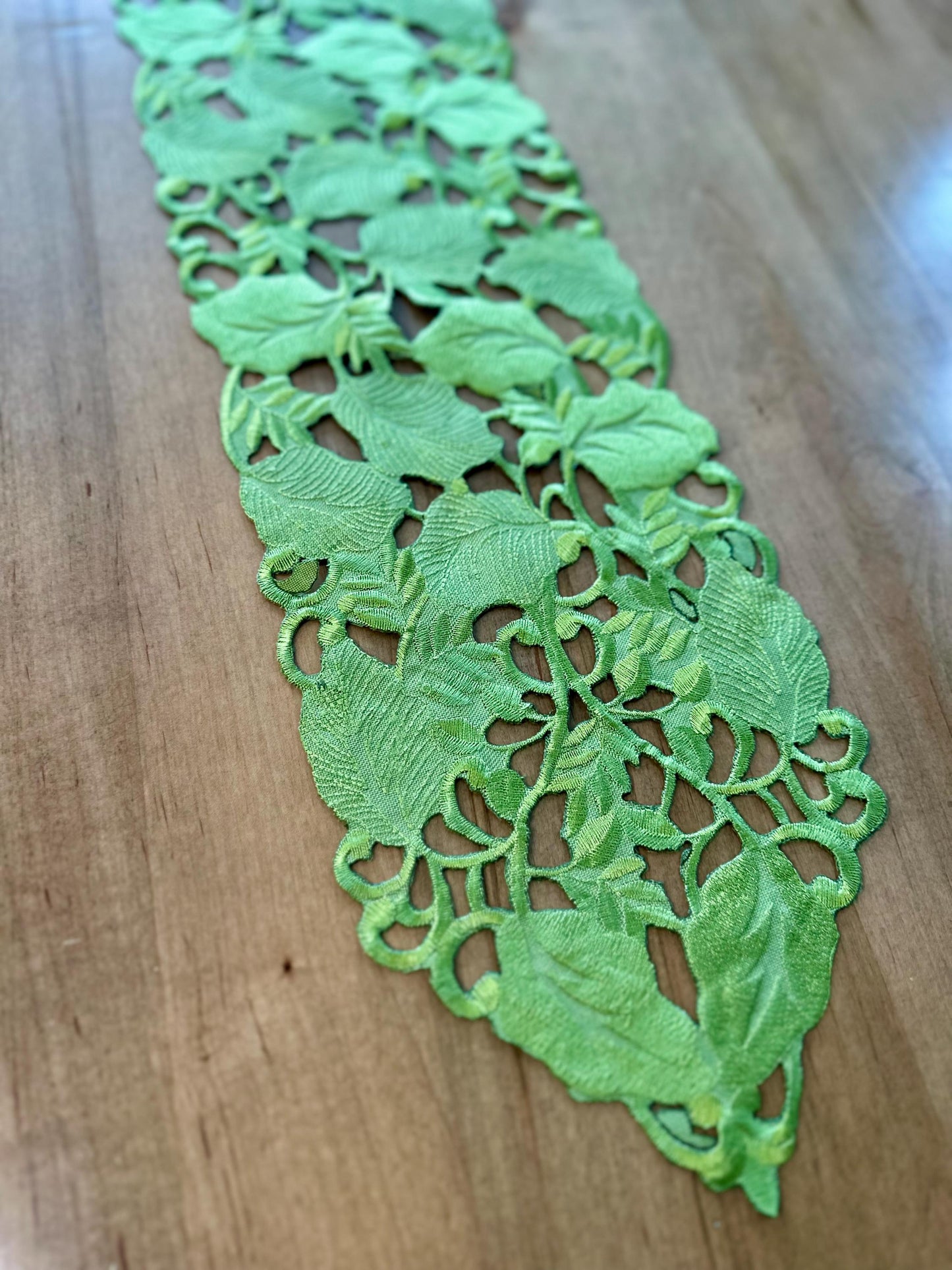Green Leaf Table Linens