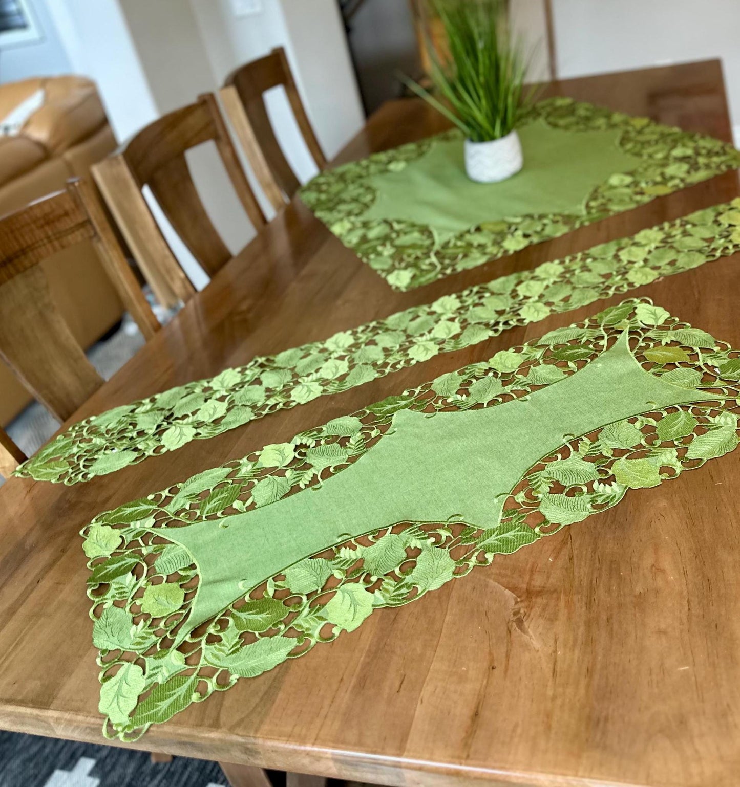 Green Leaf Table Linens