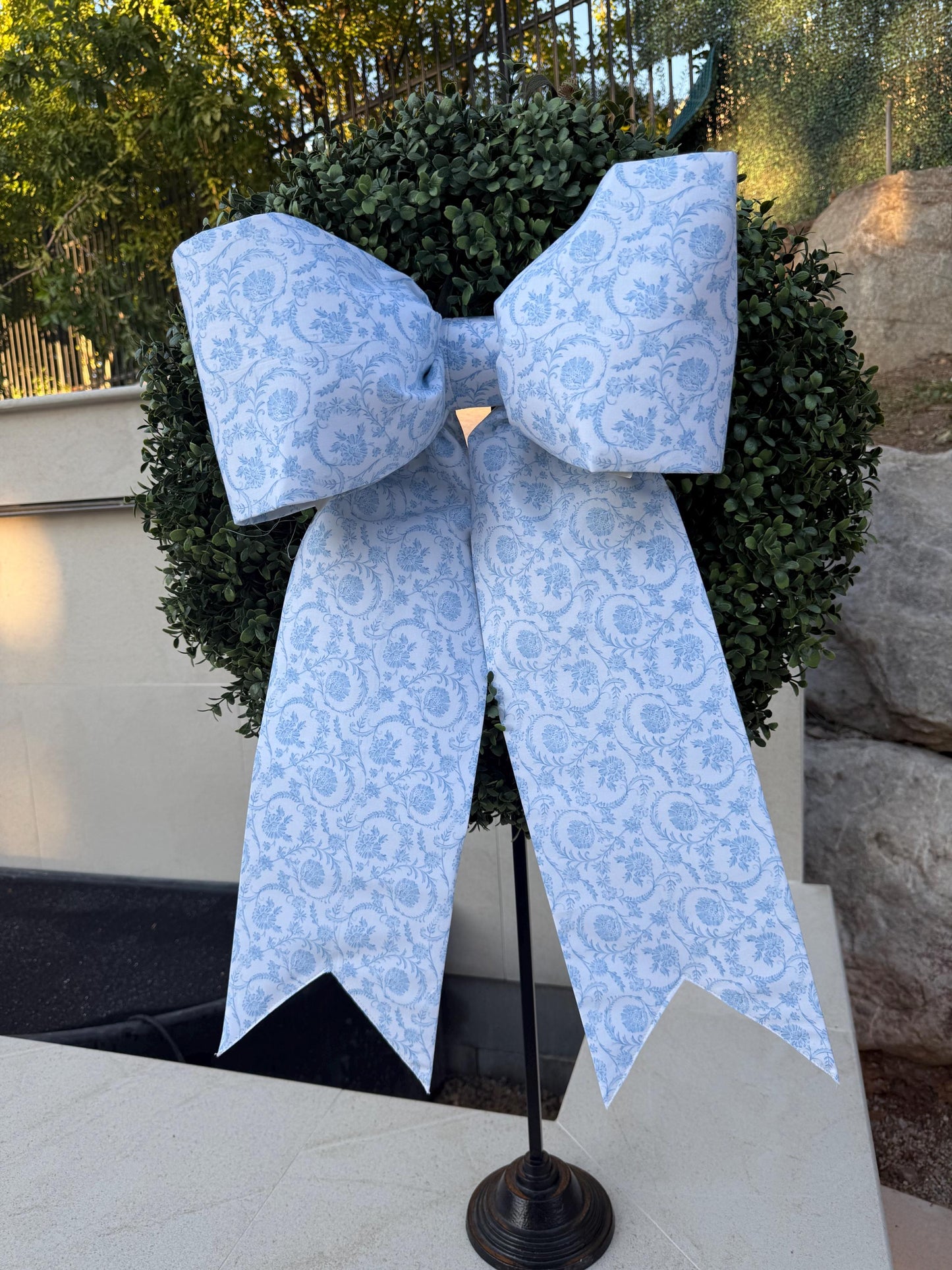Chinoiserie Bow